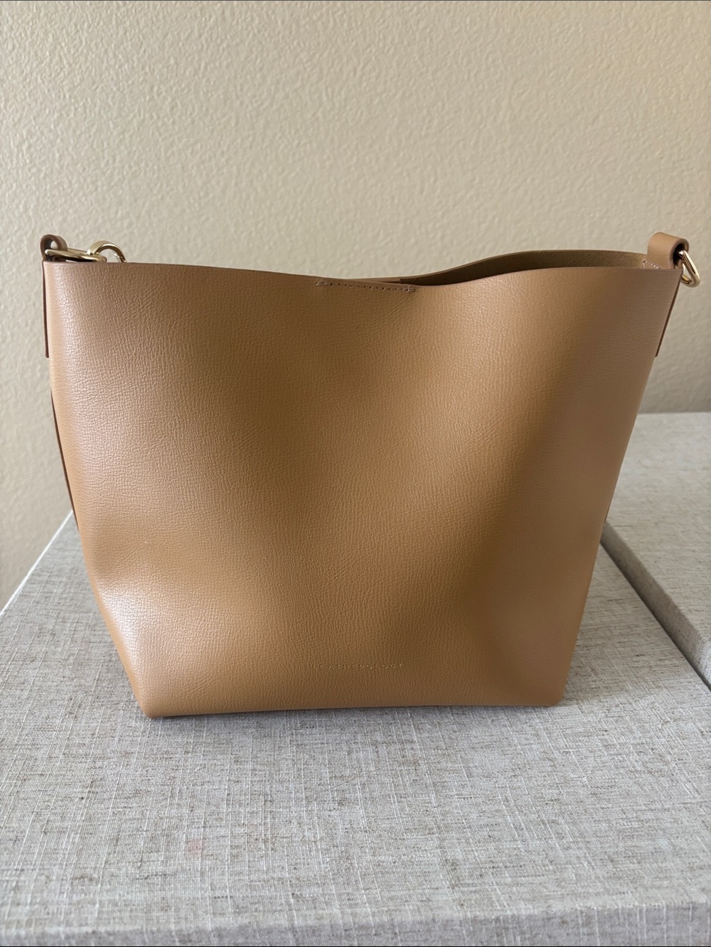 Leatherology Elizabeth Bucket Bag
